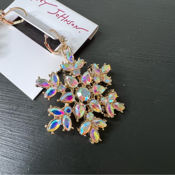 Betsey Johnson Snowflake Drop Earrings NWT - Picture 2 of 3